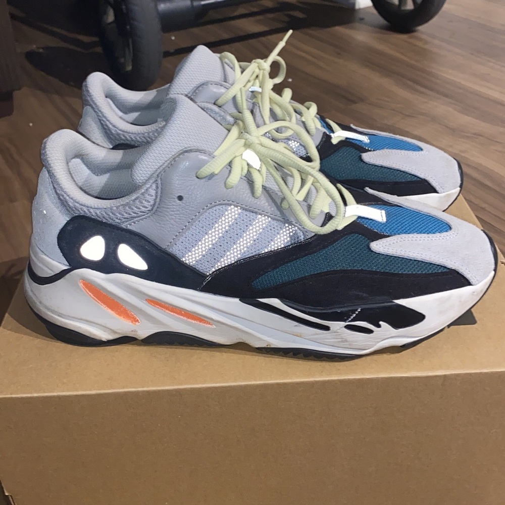 Yeezy Boost 700
